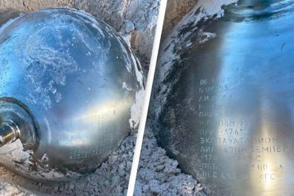 Sự thật về quả cầu kim loại bí ẩn trên bãi biển Bahamas - Ảnh 2.