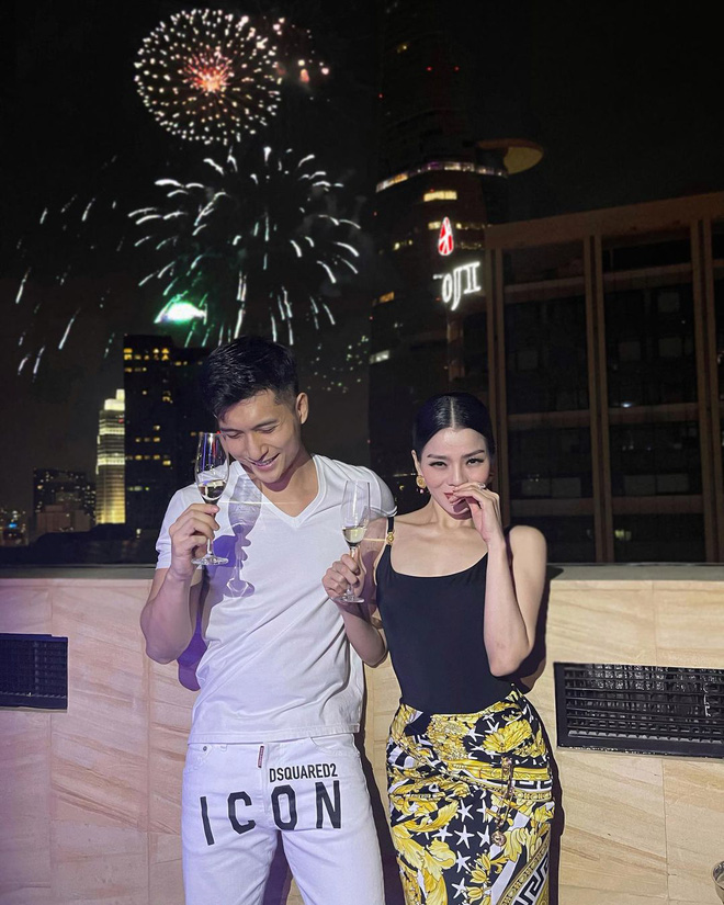 T&igrave;nh trẻ k&eacute;m 12 tuổi của Lệ Quy&ecirc;n thay đổi to&agrave;n tập sau khi y&ecirc;u chị đẹp, giờ &ldquo;b&eacute;n như c&aacute;i ch&eacute;n&rdquo; rồi - Ảnh 6.