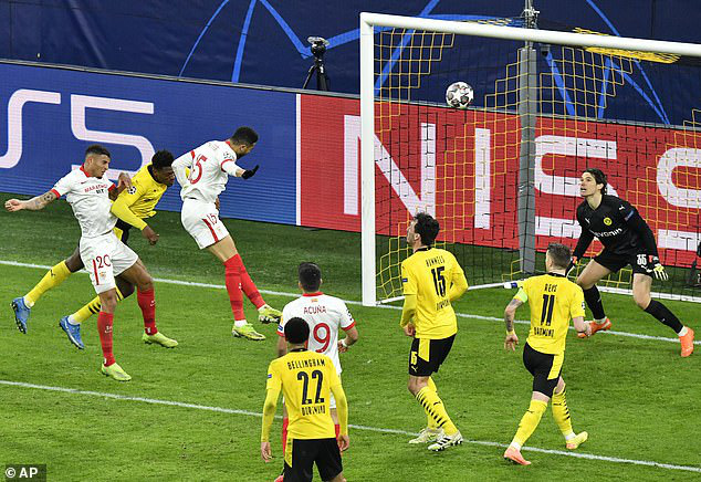 Dortmund 2-2 Sevilla: Haaland lập cú đúp, đưa Dortmund vào tứ kết Champions League - Ảnh 3.