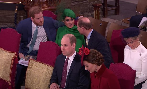 Giữa lùm xùm Meghan tố trực diện chị dâu Kate, dân tình bất ngờ “đào mộ” màn chào hỏi gượng gạo, khó xử của 2 cặp đôi trong lần cuối đụng độ - Ảnh 6.