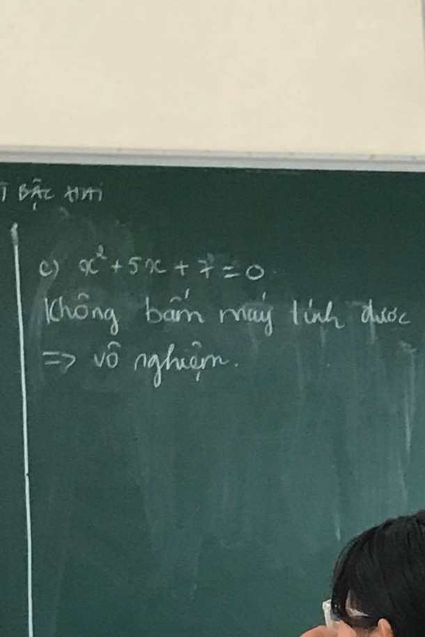 Lên bảng không giải được bài, nam sinh ghi câu trả lời đầy quyết đoán khiến cả lớp phục sát đất - Ảnh 1.