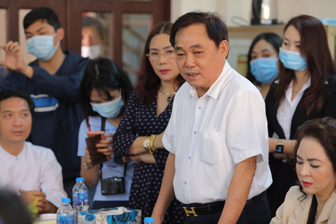 Đại gia Dũng lò vôi: Ông Võ Hoàng Yên luôn tìm cách moi tiền của tôi, tượng phật nói 580 triệu, tôi mua chỉ 16 triệu đồng... - Ảnh 1. Đại gia Dũng lò vôi: Ông Võ Hoàng Yên luôn tìm cách moi tiền của tôi, tượng phật nói 580 triệu, tôi mua chỉ 16 triệu đồng... - Ảnh 1.