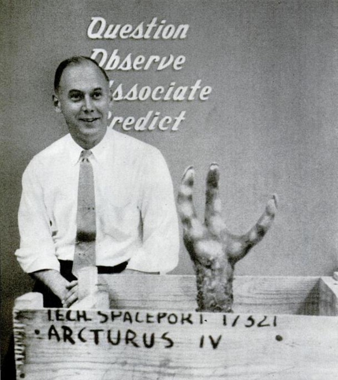 Năm 1951, một nhóm sinh viên nhận bài tập về nhà lạ lùng: Thiết kế sản phẩm cho một chủng tộc ngoài hành tinh có gốc gác chim chóc - Ảnh 3.