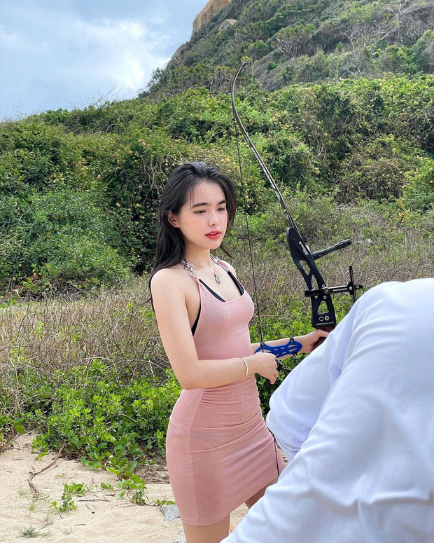 Tiểu thư Hà Nội mua nhà năm 19 tuổi gia nhập đường đua bikini, khoe trọn visual cuốn hút khó rời mắt - Ảnh 6.
