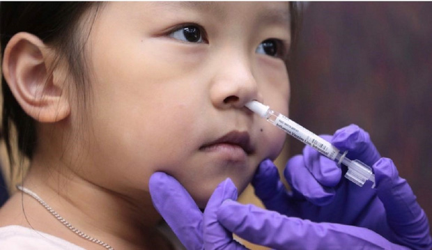 Trung Quốc sẽ thử nghiệm lâm sàng vaccine Covid-19 dạng xịt mũi - Ảnh 1.