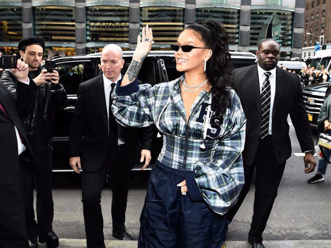 Cận cảnh căn biệt thự mới tậu hơn 300 tỉ đồng của Rihanna - Ảnh 9.