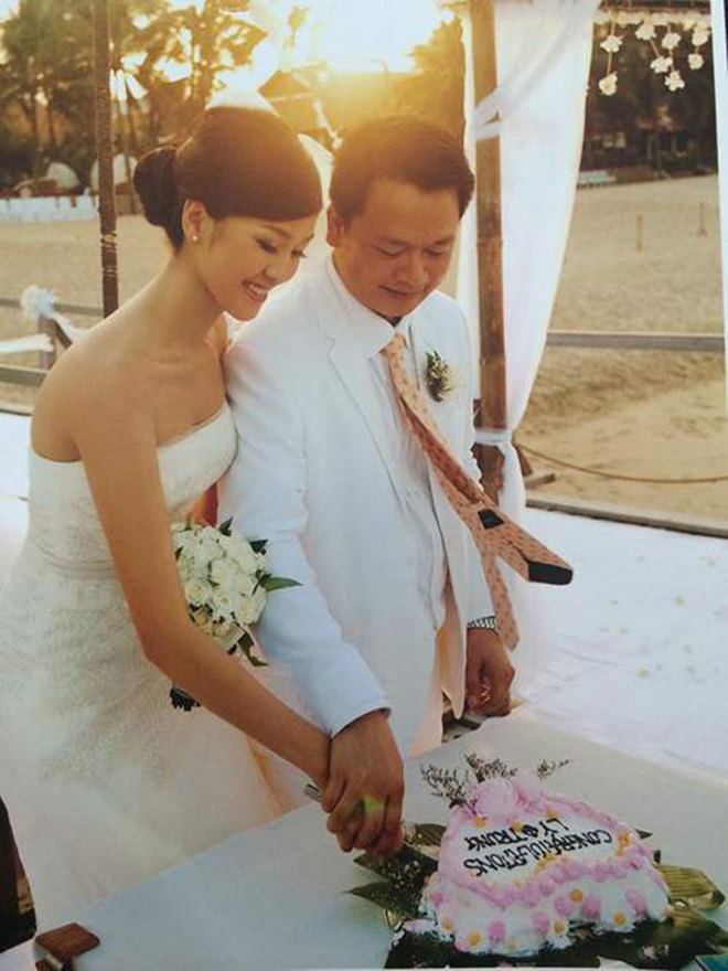 Mỹ nhân Việt lấy chồng là phó giám đốc ngân hàng, lớn hơn 17 tuổi giờ ra sao? - Ảnh 3.