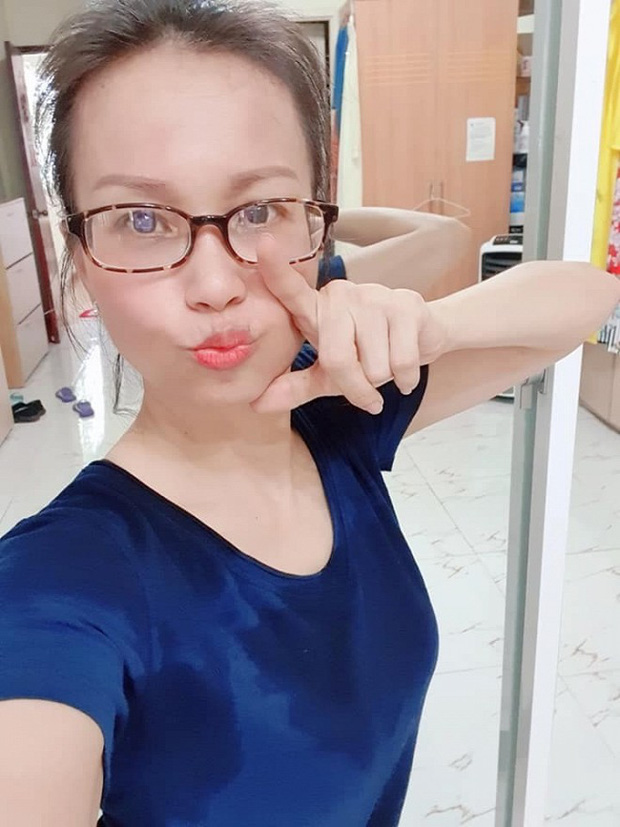 Team qua đường bắt trọn nhan sắc Cẩm Ly tr&ecirc;n s&acirc;n khấu: Body qu&aacute; nuột, c&oacute; ai tin đ&atilde; ngo&agrave;i 50 kh&ocirc;ng? - Ảnh 2.