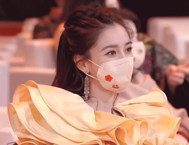 Angelababy phớt lờ Huỳnh Hiểu Minh, vợ chồng như hai người xa lạ - Ảnh 1.