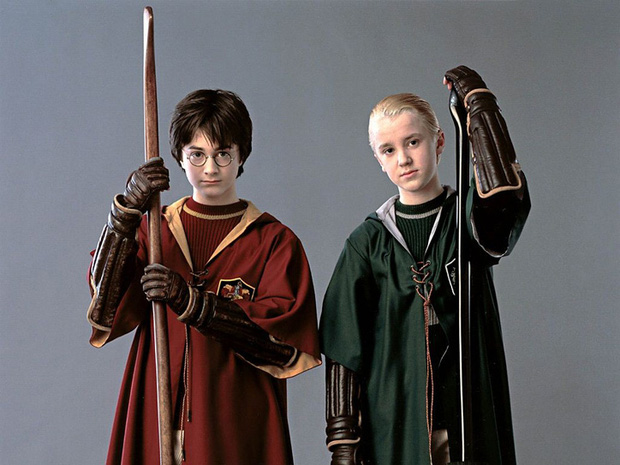 Sốc nặng màn tuột dốc nhan sắc của 2 nam thần Harry Potter - Draco Malfoy: Bên râu ria dừ chát, bên trán hói đến đáng thương - Ảnh 1.