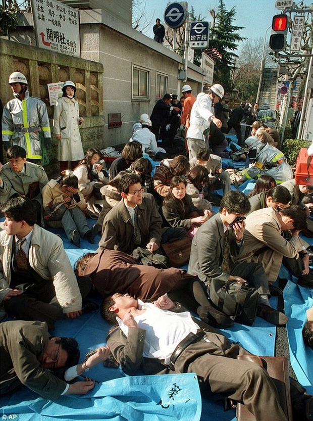 Vụ tấn công bằng khí độc sarin chấn động lịch sử nước Nhật: Ký ức đau thương kéo dài hơn 25 năm, 6000 người vẫn chịu di chứng - Ảnh 4.