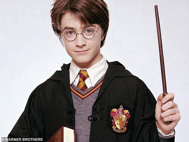 Sốc nặng màn tuột dốc nhan sắc của 2 nam thần Harry Potter - Draco Malfoy: Bên râu ria dừ chát, bên trán hói đến đáng thương - Ảnh 4.