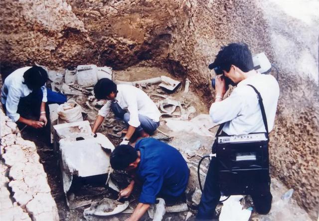 Phát hiện khảo cổ có thể viết lại lịch sử TQ đã được tìm ra gần 100 năm trước: Tại sao đến nay mới tiếp tục khai quật? - Ảnh 3.