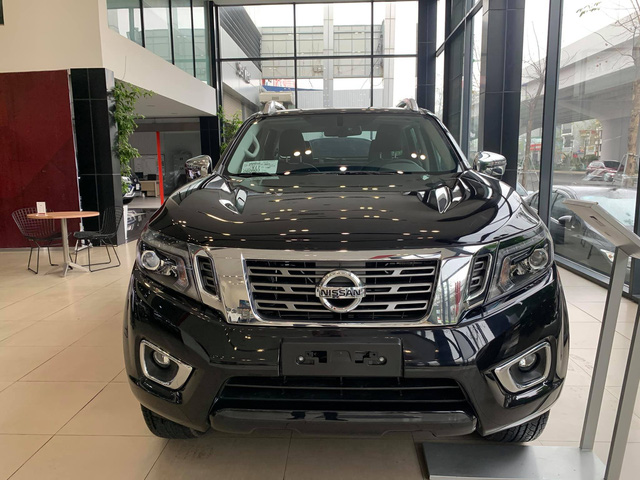 Nissan Navara giảm giá tất tay tại đại lý, dọn kho đón phiên bản 2021 ra mắt tại Việt Nam trong năm nay - Ảnh 2.