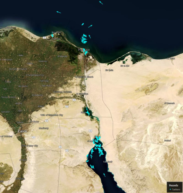 Đại khủng hoảng kênh đào Suez: Số tàu chờ đợi tại 2 đầu kênh đã lên tới 238 chiếc, ít nhất 10 ngày nữa mới có thể giải cứu Ever Given - Ảnh 2.