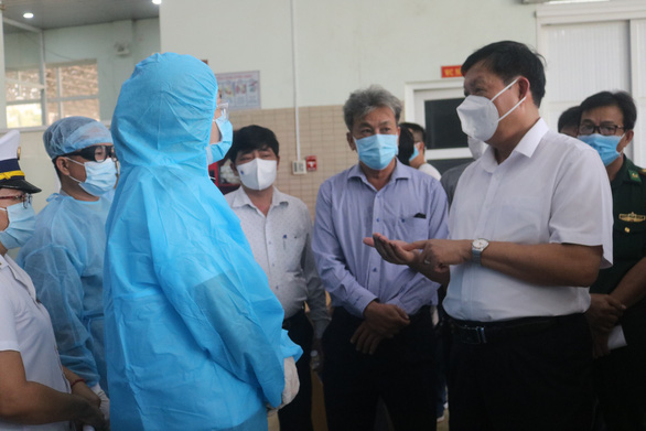 Hai bệnh nhân Covid-19 ở Hải Phòng tổn thương phổi nhanh; Bình Dương thông báo khẩn: Truy tìm tài xế chở bệnh nhân Covid-19 người Trung Quốc - Ảnh 1.