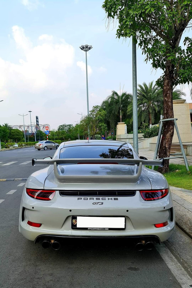 Huyền thoại Porsche 911 được rao bán 4 tỷ đồng dù chỉ chạy 5.000km mỗi năm - Ảnh 4.