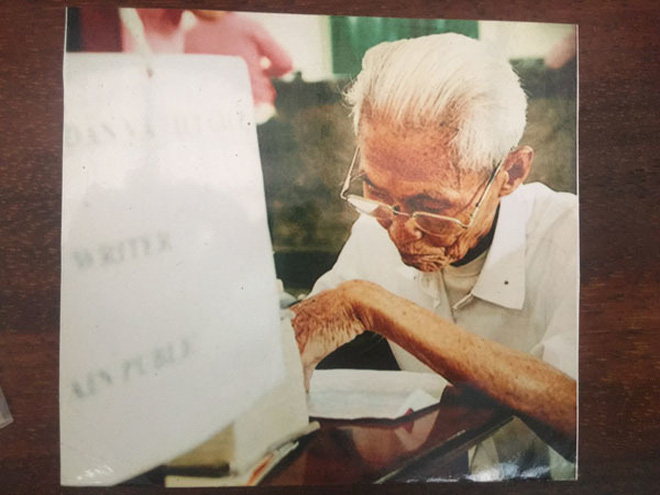 Một phần linh hồn Bưu điện Sài Gòn - cụ ông viết thư thuê cuối cùng đã nghỉ việc - Ảnh 2.