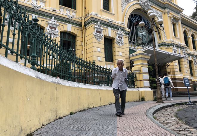 Một phần linh hồn Bưu điện Sài Gòn - cụ ông viết thư thuê cuối cùng đã nghỉ việc - Ảnh 5.