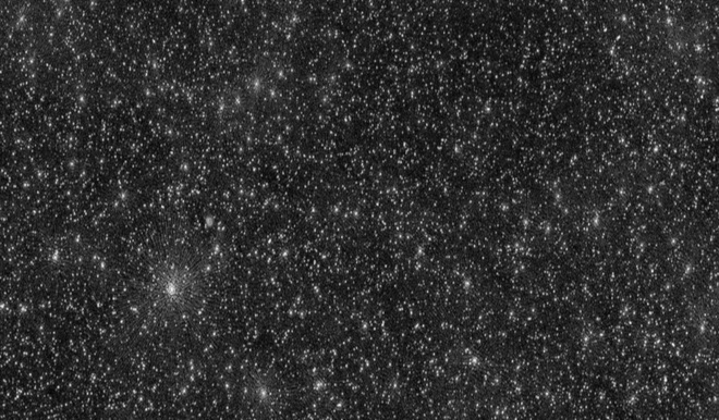 Bức ảnh vũ trụ đáng sợ nhất từ trước đến nay: 25.000 chấm trắng, mỗi chấm trắng là lỗ đen siêu lớn - Ảnh 1.
