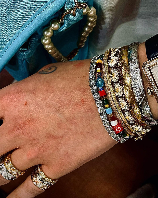 G-Dragon đ&atilde; c&oacute; động th&aacute;i đầu ti&ecirc;n sau tin hẹn h&ograve;, soi ph&aacute;t ra lu&ocirc;n ẩn &yacute; về Jennie (BLACKPINK)? - Ảnh 2.