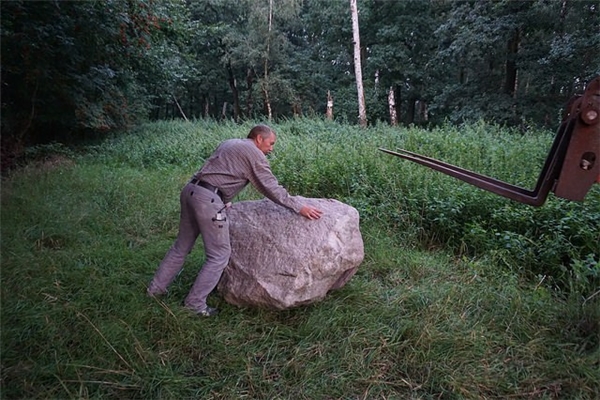 Bí ẩn tảng đá lạ phát sóng wifi khi bị đốt nóng - Ảnh 1. Bí ẩn tảng đá lạ phát sóng wifi khi bị đốt nóng - Ảnh 1.