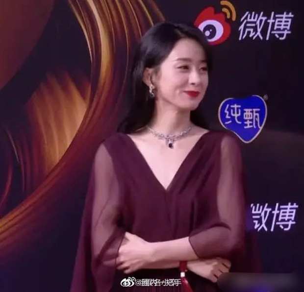 Triệu Lệ Dĩnh ngày càng xuống sắc, lộ rõ dấu hiệu lão hoá khó giấu nổi ở tuổi 33 - Ảnh 7. Triệu Lệ Dĩnh ngày càng xuống sắc, lộ rõ dấu hiệu lão hoá khó giấu nổi ở tuổi 33 - Ảnh 7.