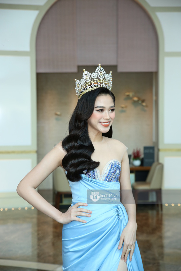 Camera thường “bóc” nhan sắc dàn hậu tại thảm đỏ Miss World VN: Tiểu Vy, Lương Thuỳ Linh vẫn xinh xắn, Cẩm Đan nhìn mà thấy tiếc! - Ảnh 4.