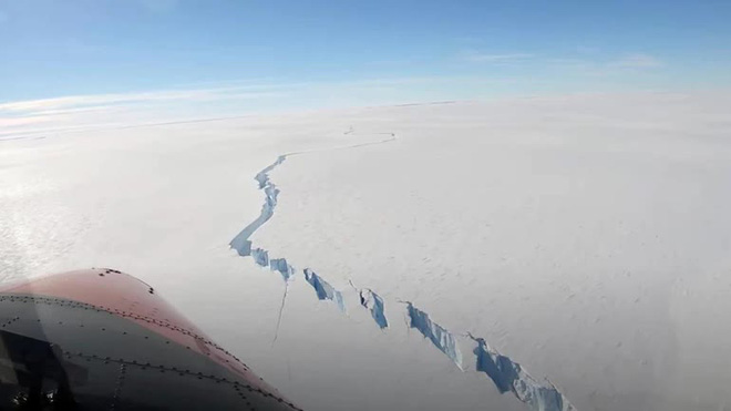 Vết nứt khổng lồ ở Nam Cực giải phóng tảng băng trôi rộng 1270 km2 - Ảnh 1.
