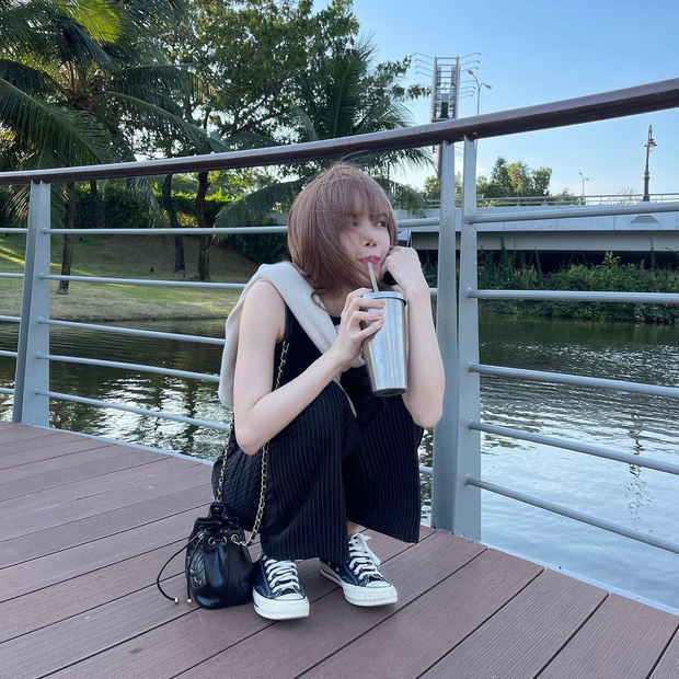Thiều Bảo Trâm ẩn ý làm rõ nghi vấn vẫn dùng đồ cặp với Sơn Tùng, liệu nghe có hợp lý? - Ảnh 2. Thiều Bảo Trâm ẩn ý làm rõ nghi vấn vẫn dùng đồ cặp với Sơn Tùng, liệu nghe có hợp lý? - Ảnh 2.
