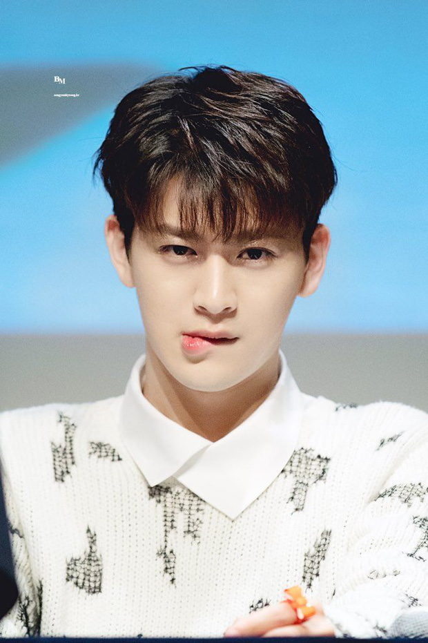 Chị em đang điên đảo truy tìm soái ca tiếp viên hàng không ở Vinh, tìm ra mới ngã ngửa vì là... idol nhà YG? - Ảnh 5. Chị em đang điên đảo truy tìm soái ca tiếp viên hàng không ở Vinh, tìm ra mới ngã ngửa vì là... idol nhà YG? - Ảnh 5.