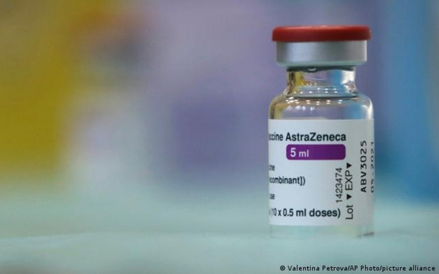 Áo đình chỉ tiêm vaccine AstraZeneca sau khi một người tiêm tử vong - Ảnh 1.