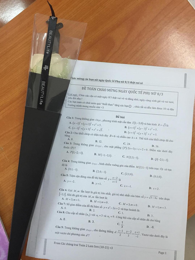 Chuyên mục đi học ngày 8/3: Tặng quà cho các bạn nữ mà tấu hề kiểu này thì đến chịu các bạn nam! - Ảnh 1.