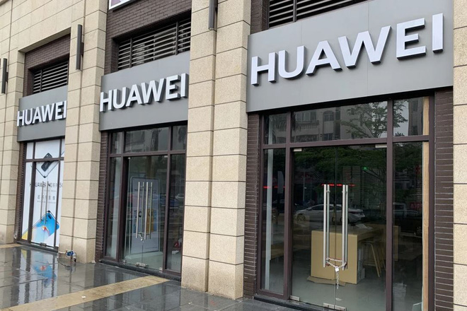 Ngôi sao Huawei đang lụi tàn trên thị trường smartphone Trung Quốc - Ảnh 1.