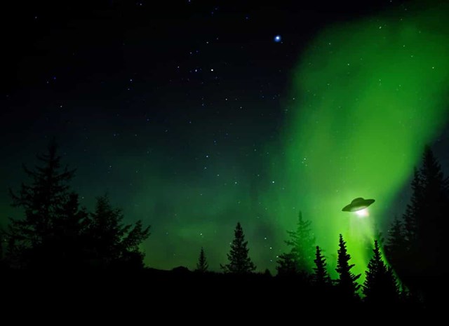 Những vụ nhìn thấy UFO nổi tiếng nhất trên thế giới - Ảnh 1.