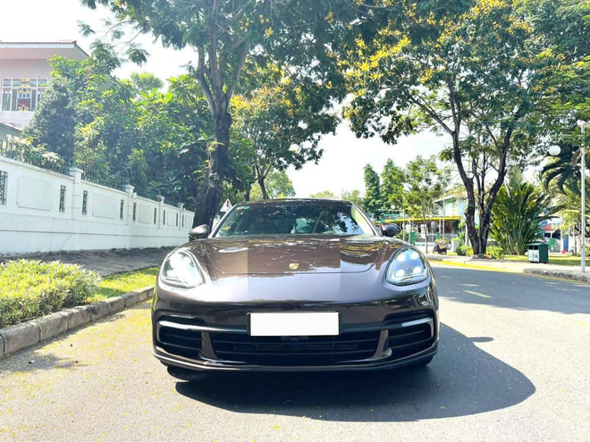 Trải nghiệm Porsche Panamera 10.000km, đại gia Việt rao bán với giá rẻ hơn 1 tỷ đồng - Ảnh 1.