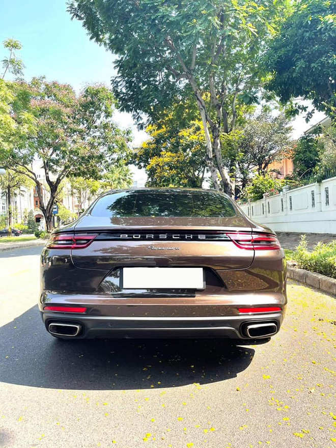 Trải nghiệm Porsche Panamera 10.000km, đại gia Việt rao bán với giá rẻ hơn 1 tỷ đồng - Ảnh 2.