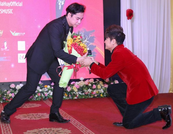 Ngọc Sơn: Tôi chuẩn bị sẵn tinh thần cầm cố ô tô của mình để lo cho mẹ - Ảnh 5. Ngọc Sơn: Tôi chuẩn bị sẵn tinh thần cầm cố ô tô của mình để lo cho mẹ - Ảnh 5.