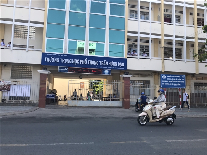 Thầy giáo cầm xà beng đánh lún sọ người qua đường: Từ việc thấy đầu mèo của mình trong đống rác nhà hàng xóm? - Ảnh 1. Thầy giáo cầm xà beng đánh lún sọ người qua đường: Từ việc thấy đầu mèo của mình trong đống rác nhà hàng xóm? - Ảnh 1.