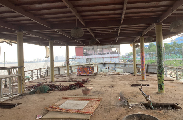 Hà Nội: Đột nhập nghĩa địa du thuyền, nhà hàng nổi tiền tỷ trên hồ Tây - Ảnh 12.