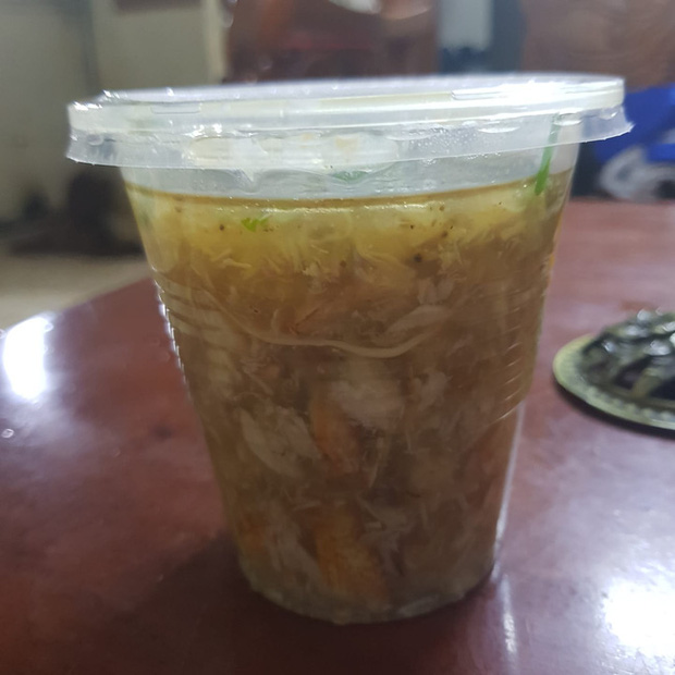 Dân mạng cay đắng review tiệm súp cua đắt nhất Sài Gòn: Bỏ ra 50k chỉ được vài muỗng súp, ly súp 25k gió thổi còn bay - Ảnh 3.