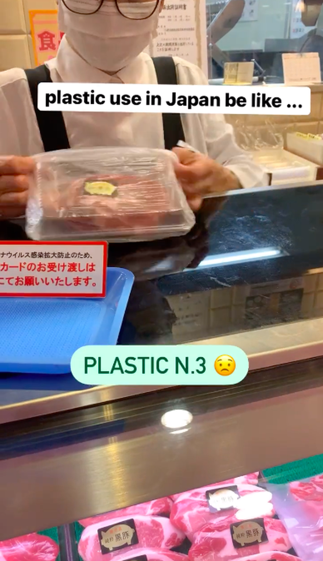 Lần đầu đi siêu thị Nhật Bản, cô gái sốc nặng vì mua có 2 miếng thịt mà được khuyến mãi tới… 4 lớp túi nilon? - Ảnh 4.
