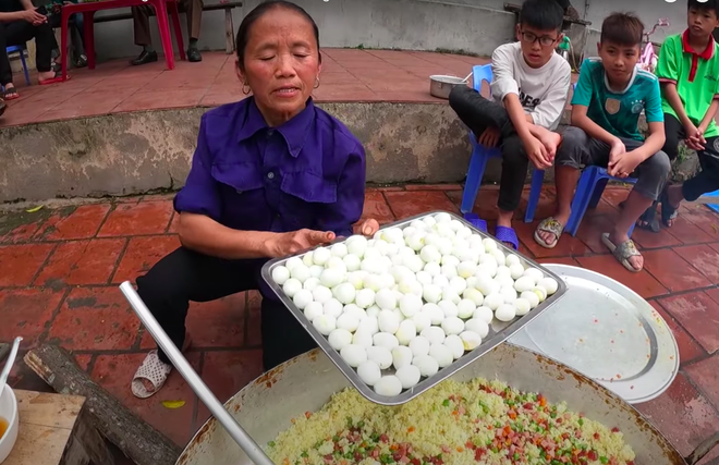 Bà Tân Vlog làm món “cơm rang trân châu” khiến dân tình lag mạnh, cứ tưởng bà lại nói nhầm nhưng không phải - Ảnh 4.