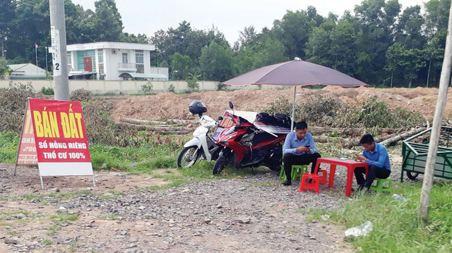 Sốt đất “hạ nhiệt”: Giá bất động sản cắm đầu lao dốc? - Ảnh 1.