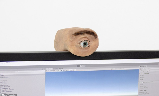 Nhìn chiếc webcam như thể mắt người này, bạn sẽ không khỏi giật mình thon thót mỗi khi nó liếc nhìn bạn - Ảnh 1.
