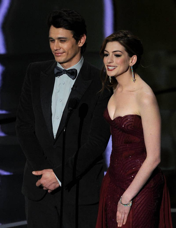 Lí do Oscars 2011 là đêm tồi tệ nhất lịch sử: Anne Hathaway không gánh nổi đồng đội vô duyên, tưởng ai hóa ra tài tử Người Nhện - Ảnh 7.