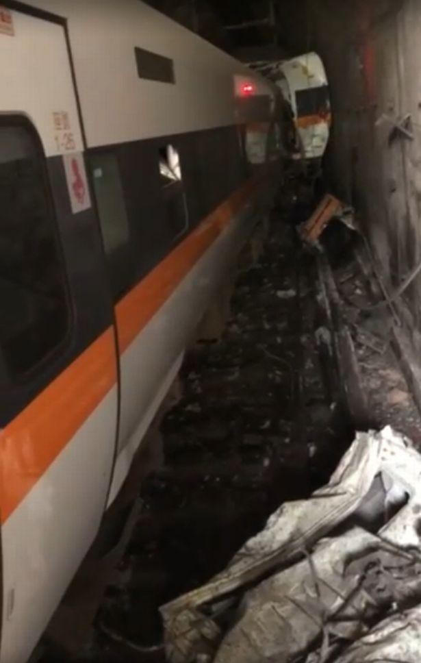 Hiện trường vụ tàu hỏa đâm vào đường hầm ở Đài Loan, hé lộ nguyên nhân hi hữu  - Ảnh 4.