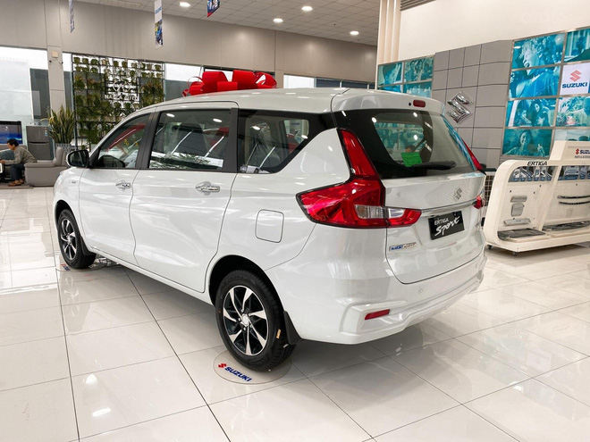 Bị Xpander vượt xa, Suzuki Ertiga Sport ồ ạt giảm giá 50 triệu đồng tại đại lý - Ảnh 3.