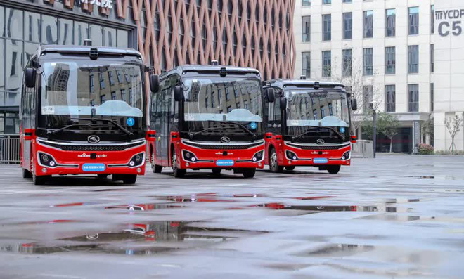 Thành phố này ở Trung Quốc đồng thời đưa hệ thống xe bus và tàu điện tự hành vào hoạt động - Ảnh 3.
