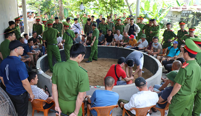 Đột kích sới gà trong quán cafe, thu giữ hơn 200 triệu đồng - Ảnh 2.